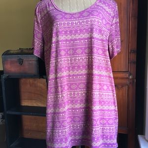 Lularoe Classic Tee in spring dusty pink print!
